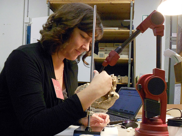 Claire scanning at the museum in Stuttgard